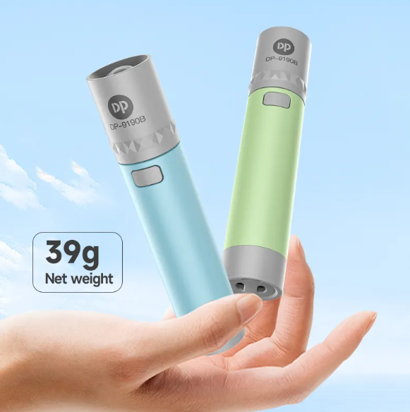 Pocket Torch Light / Flashlight | 3W Zoomable | 1000mAh Type-C Charging | Green/Blue