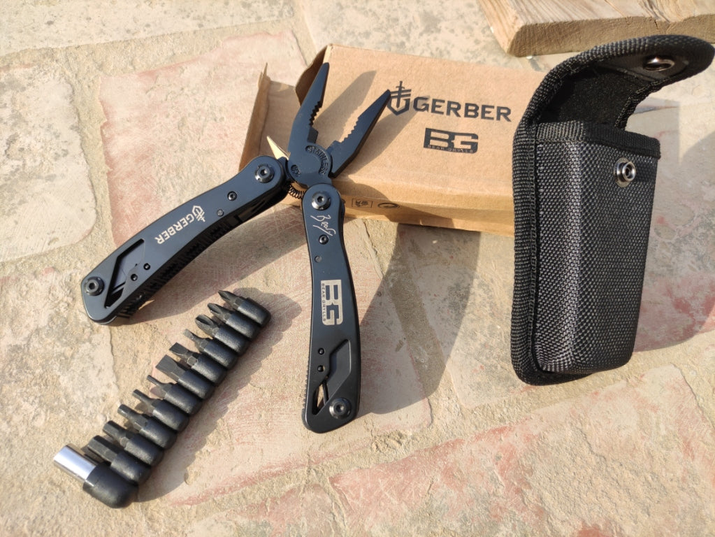 Bear Grylls Gerber Multi-tool Plier with 11 Screw Driver Bits
