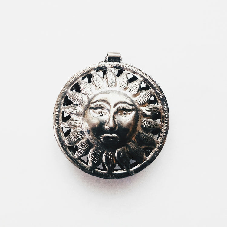 Brooches & Pins