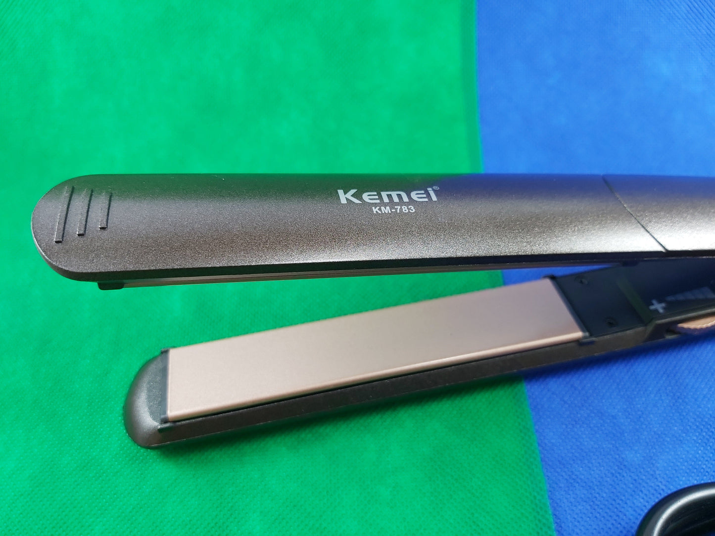 Kemei Hair Iron / Straightener | 45W | 428°F in 30 sec | 248°F - 428°F