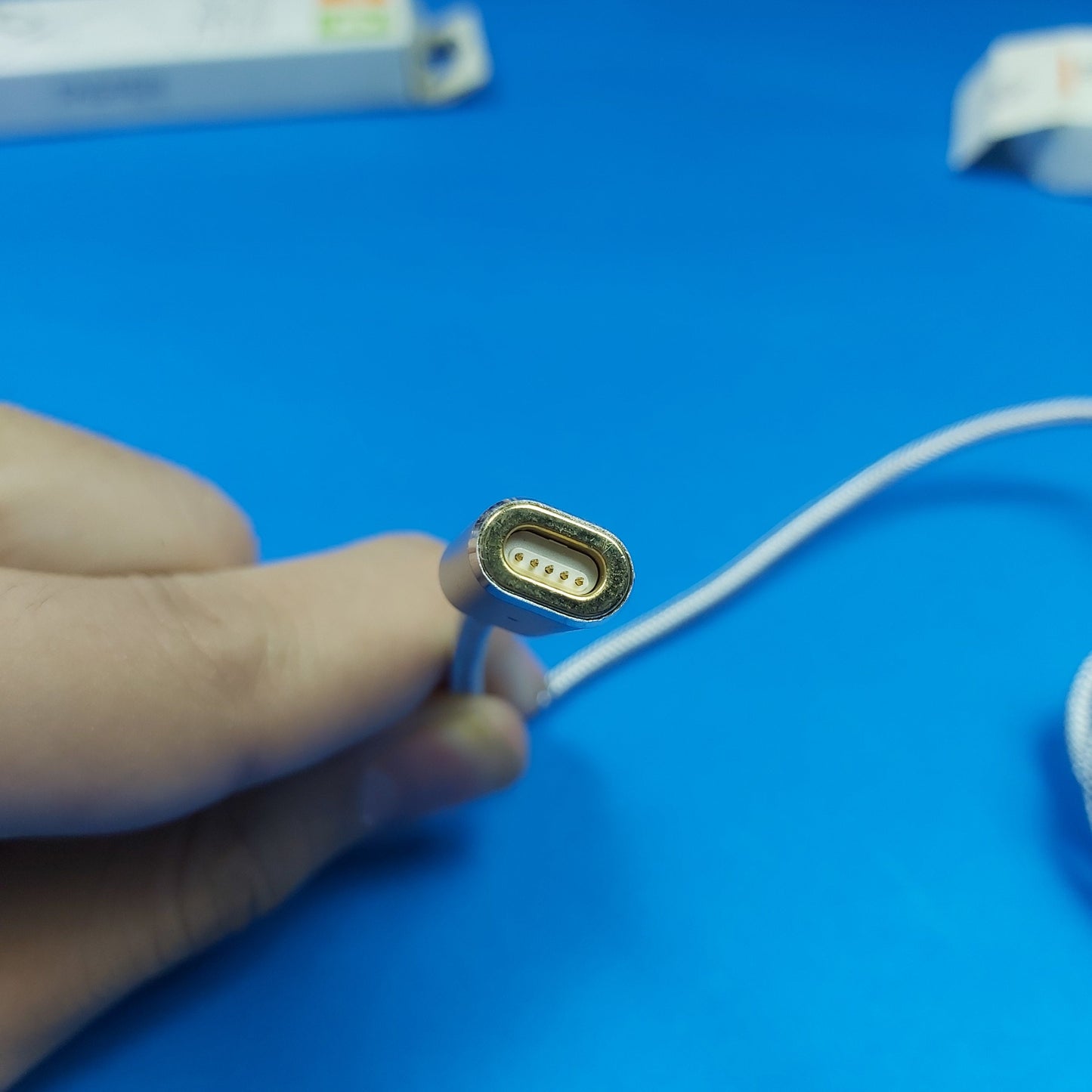 Faster Magnetic Data & Charging Cable | Lightening | USB-A to Lightening Magnetic Connector | MG1
