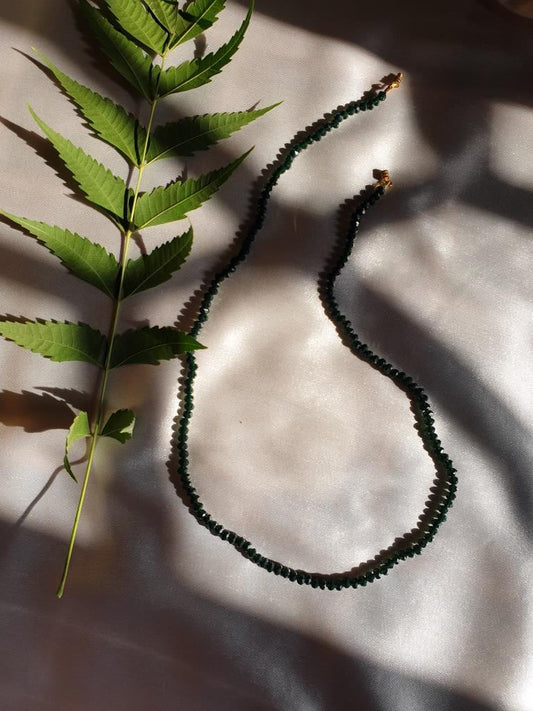 Green crystal chain