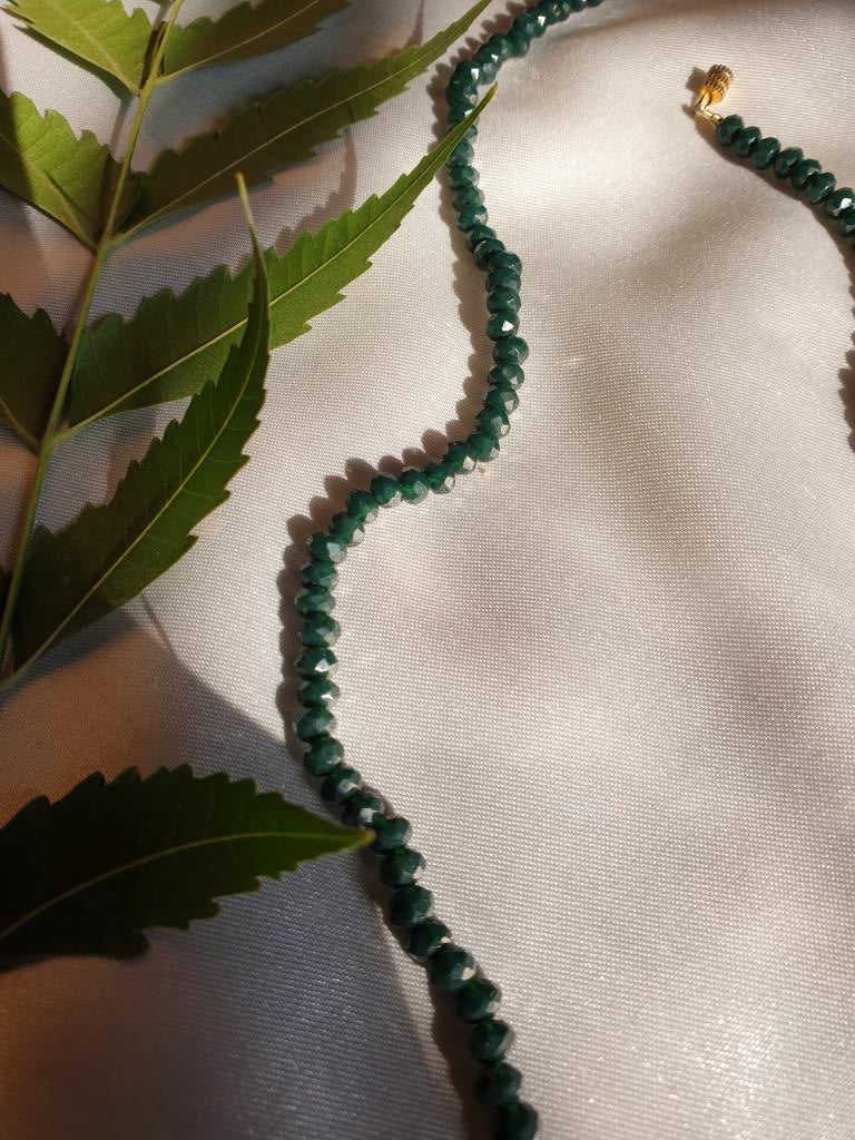 Green crystal chain