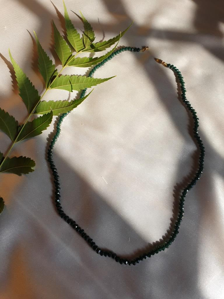 Green crystal chain