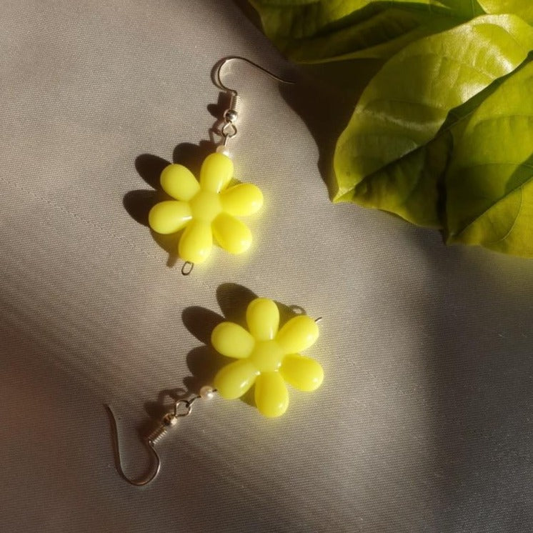 Flower drop earrings