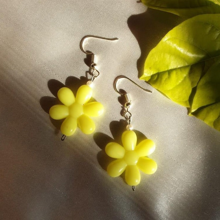 Flower drop earrings