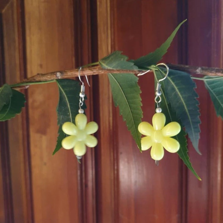 Flower drop earrings