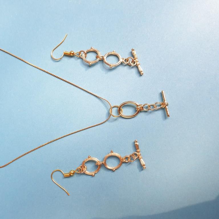 Earrings with pendant set