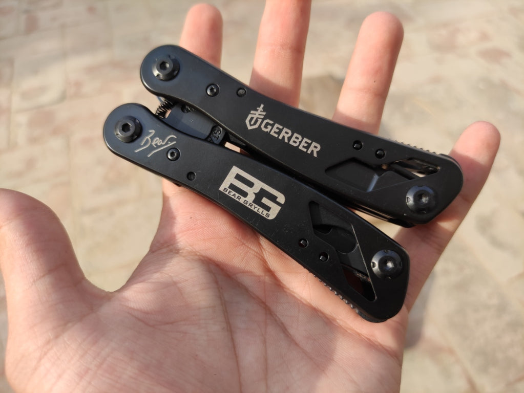 Bear Grylls Gerber Multi-tool Plier with 11 Screw Driver Bits